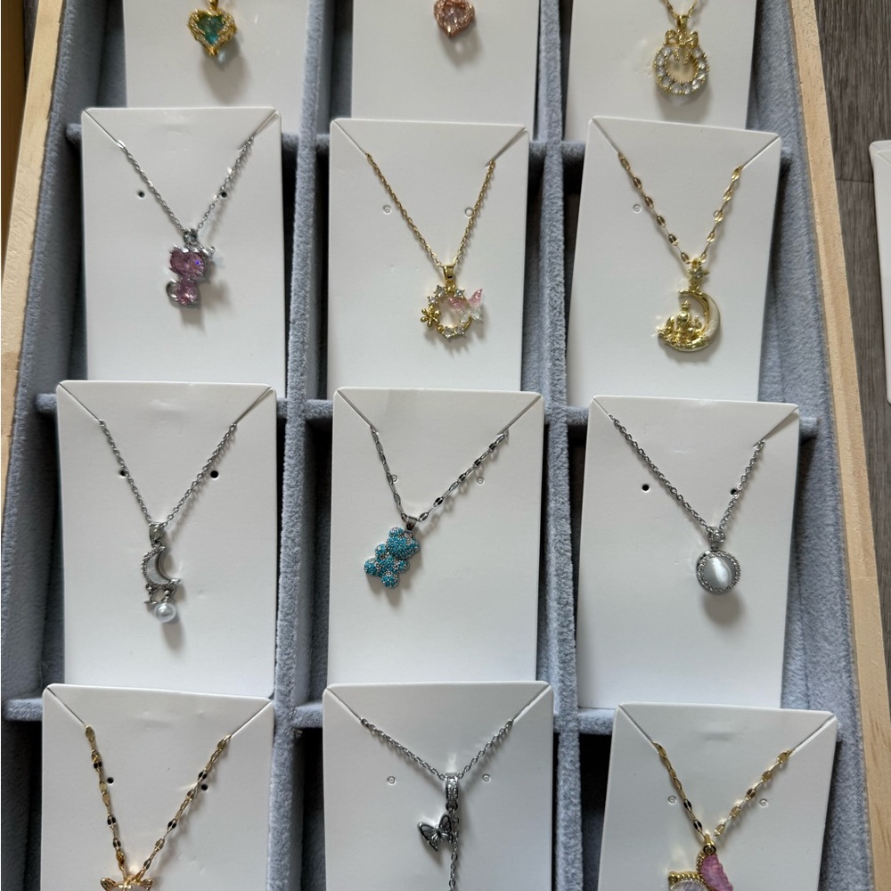 Elegant Silver and Gold Pendant Necklace